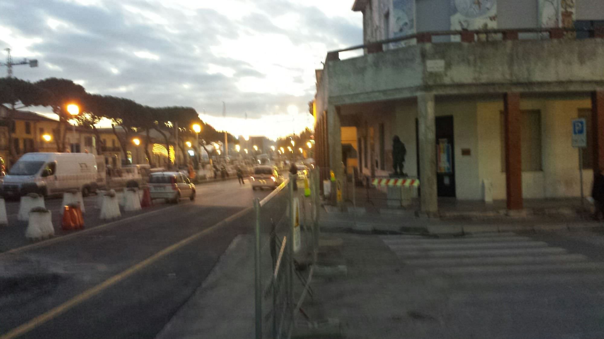 “Il rallentamento dei lavori del ponte girante una mazzata per il commercio a Viareggio”