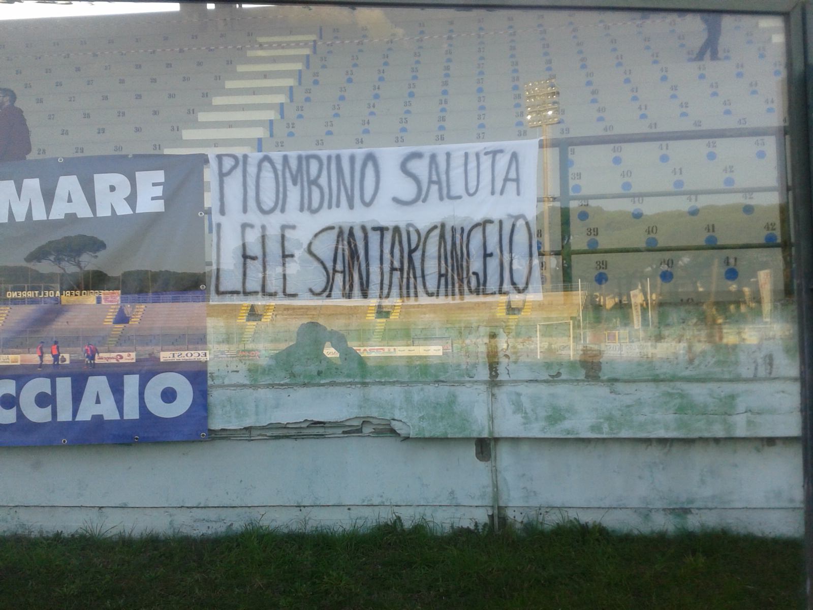 I tifosi del Piombino ricordano Lele Santarcangelo