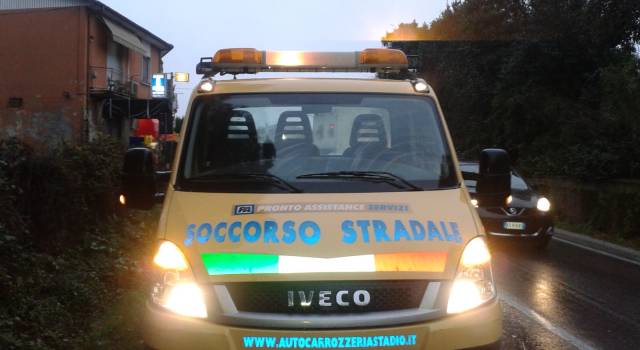 Incidente mortale a Capezzano: muore investita da un&#8217;auto