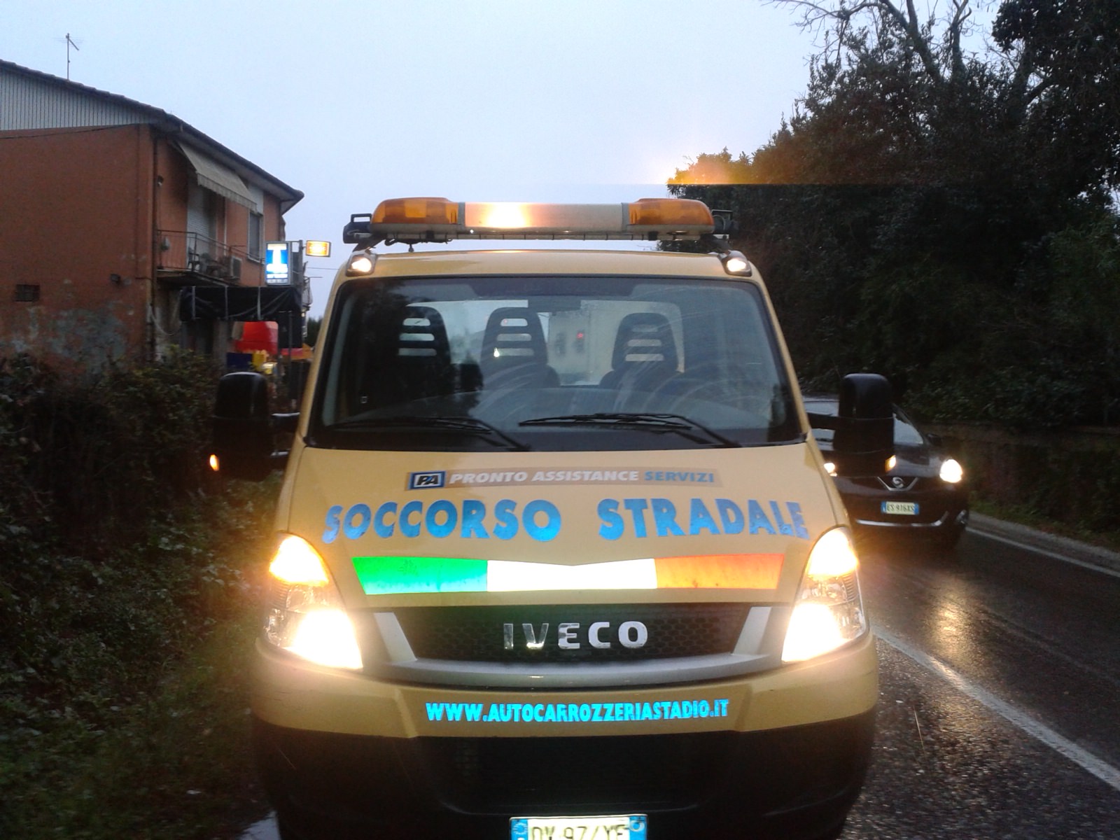 Incidente mortale a Capezzano: muore investita da un’auto