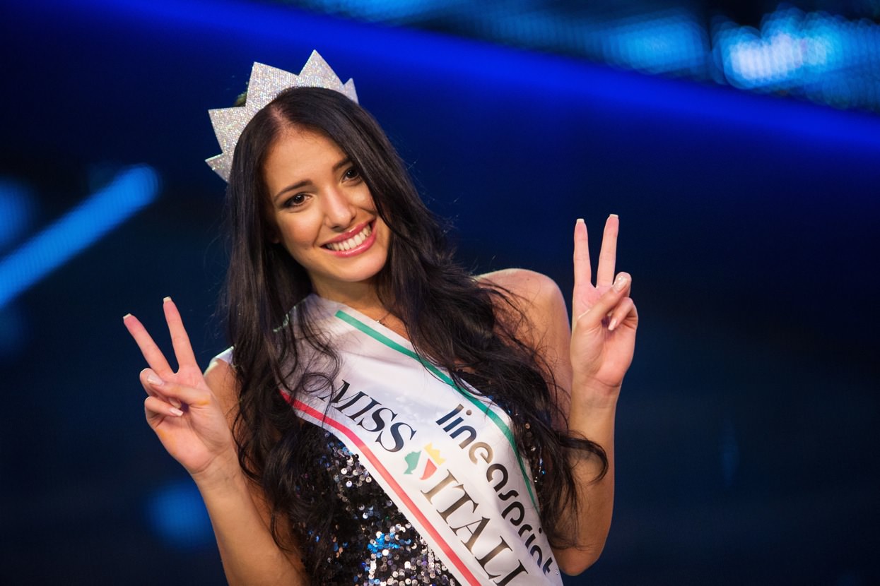 Miss Italia Clarissa Marchese ospite del primo corso del Carnevale di Viareggio 2015
