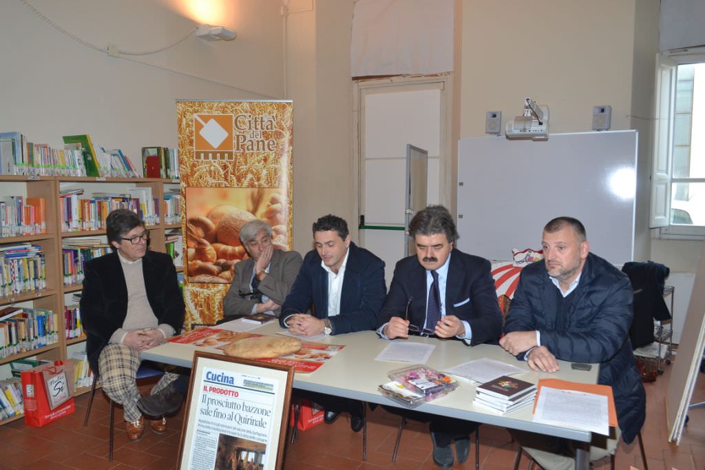 Torna “Aperitivo di Carnevale”, gli chef stellati cucinano prima dei corsi mascherati