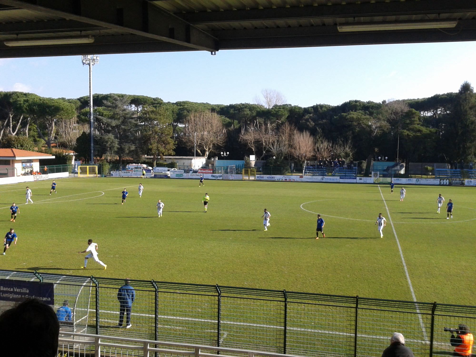 Il Viareggio torna a dettare la propria legge. Il Real Forte Querceta tradito dal suo portiere