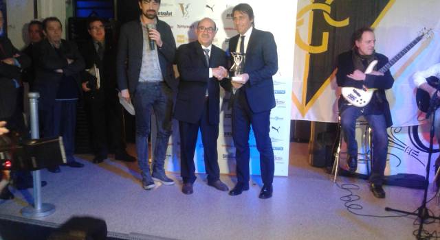 Il ct azzurro Conte riceve il Premio Scirea: &#8220;La Viareggio Cup patrimonio dell&#8217;Italia&#8221;