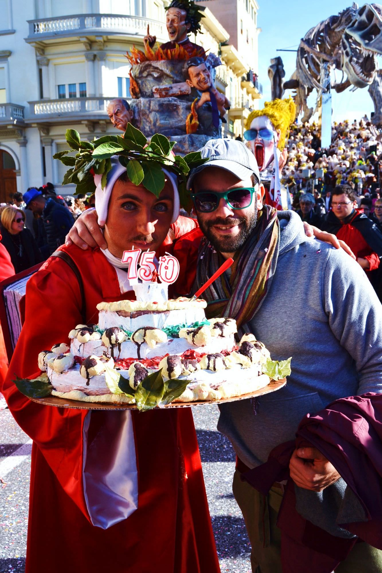 Il Patto del Nazareno, le mimose di Berlusconi e il compleanno di Dante. Nuove aggiunte per le mascherate isolate