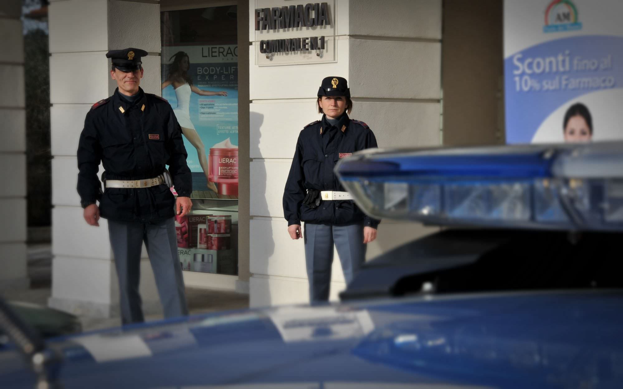 Rapina in farmacia a Vittoria Apuana: c’è un arresto