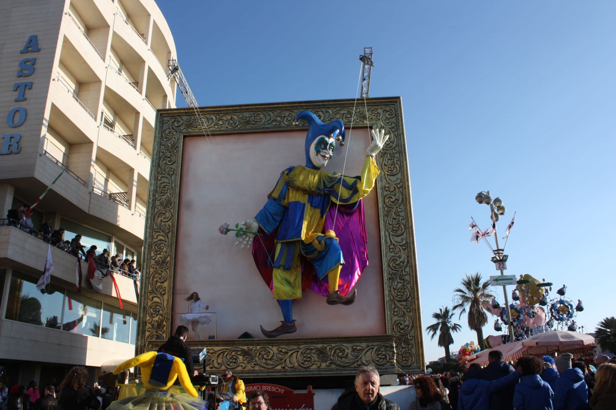 Carnevale di Viareggio 2015, la fotogallery del secondo corso (prima parte)