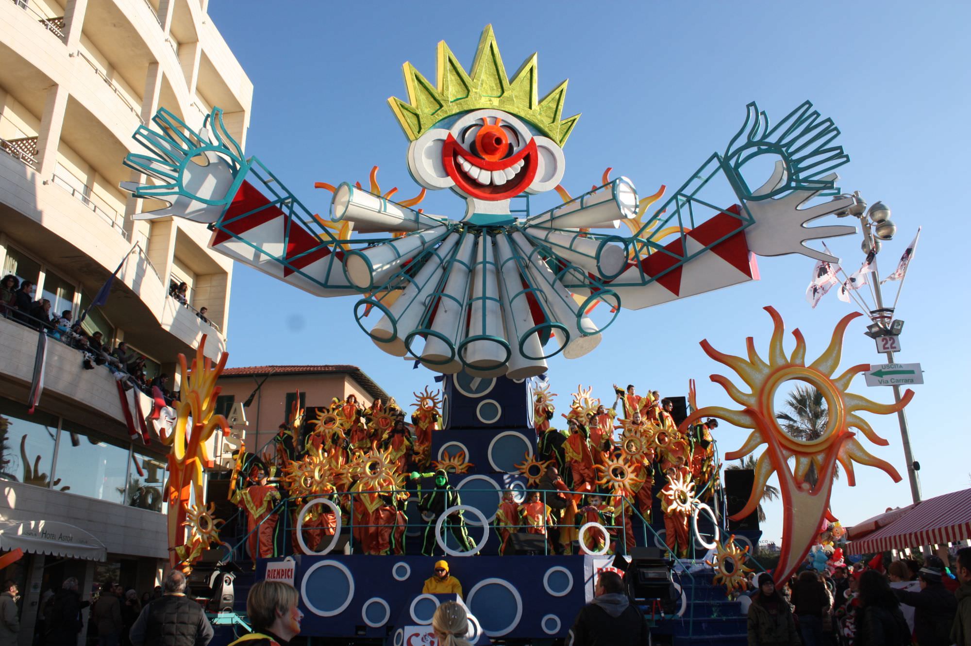 Carnevale Viareggio 2015, il video del secondo corso