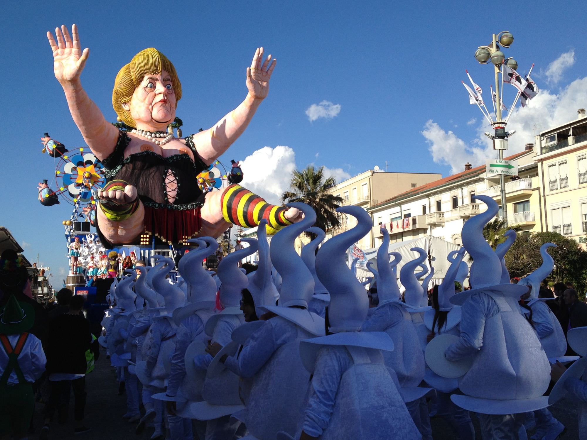 Carnevale di Viareggio 2015, per il primo corso mascherato incasso da 107mila euro