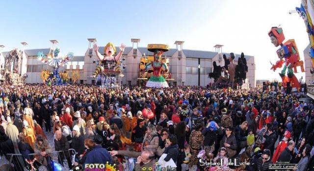 Picchi di oltre 1,4 milioni di telespettatori per la diretta Rai del Carnevale 2015