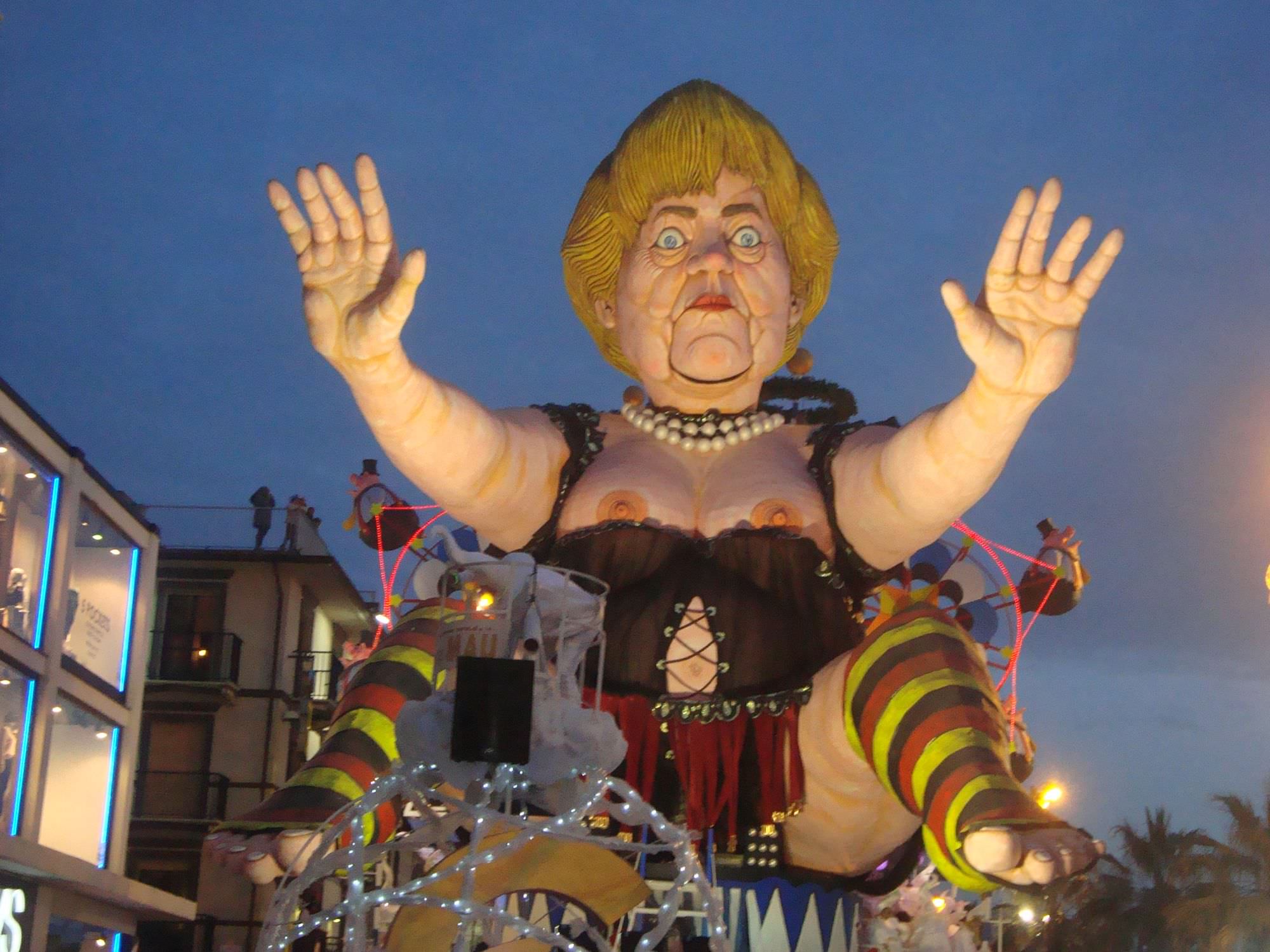 Carnevale estivo, premio speciale al carro più brioso. L’ordine di uscita delle costruzioni