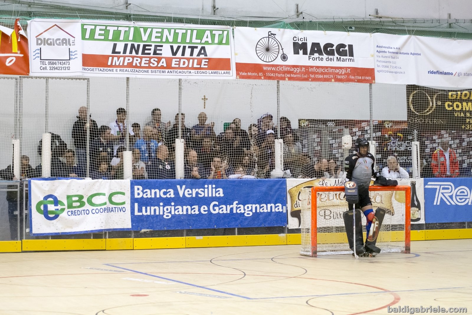 Palasport di Forte di nuovo agibile ma solo per gli allenamenti (quando non piove)