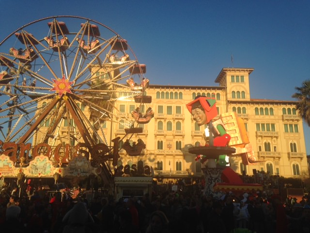 Biglietti del Carnevale scontati per chi dorme negli alberghi viareggini