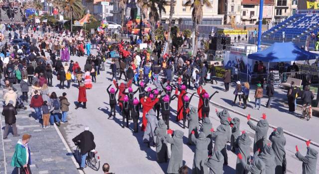 Girate prima del corso di Carnevale di Viareggio alcune scene del nuovo film di Virzì