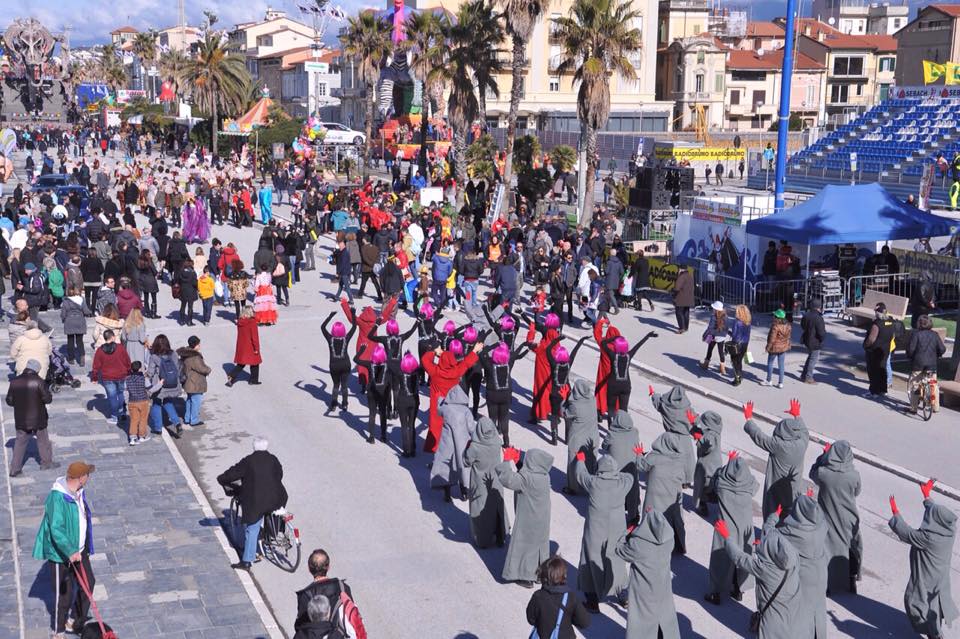 Girate prima del corso di Carnevale di Viareggio alcune scene del nuovo film di Virzì