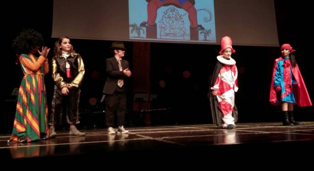 Il Carnevaldarsena dona 1.700 euro in beneficenza, successo per la doppia canzonetta