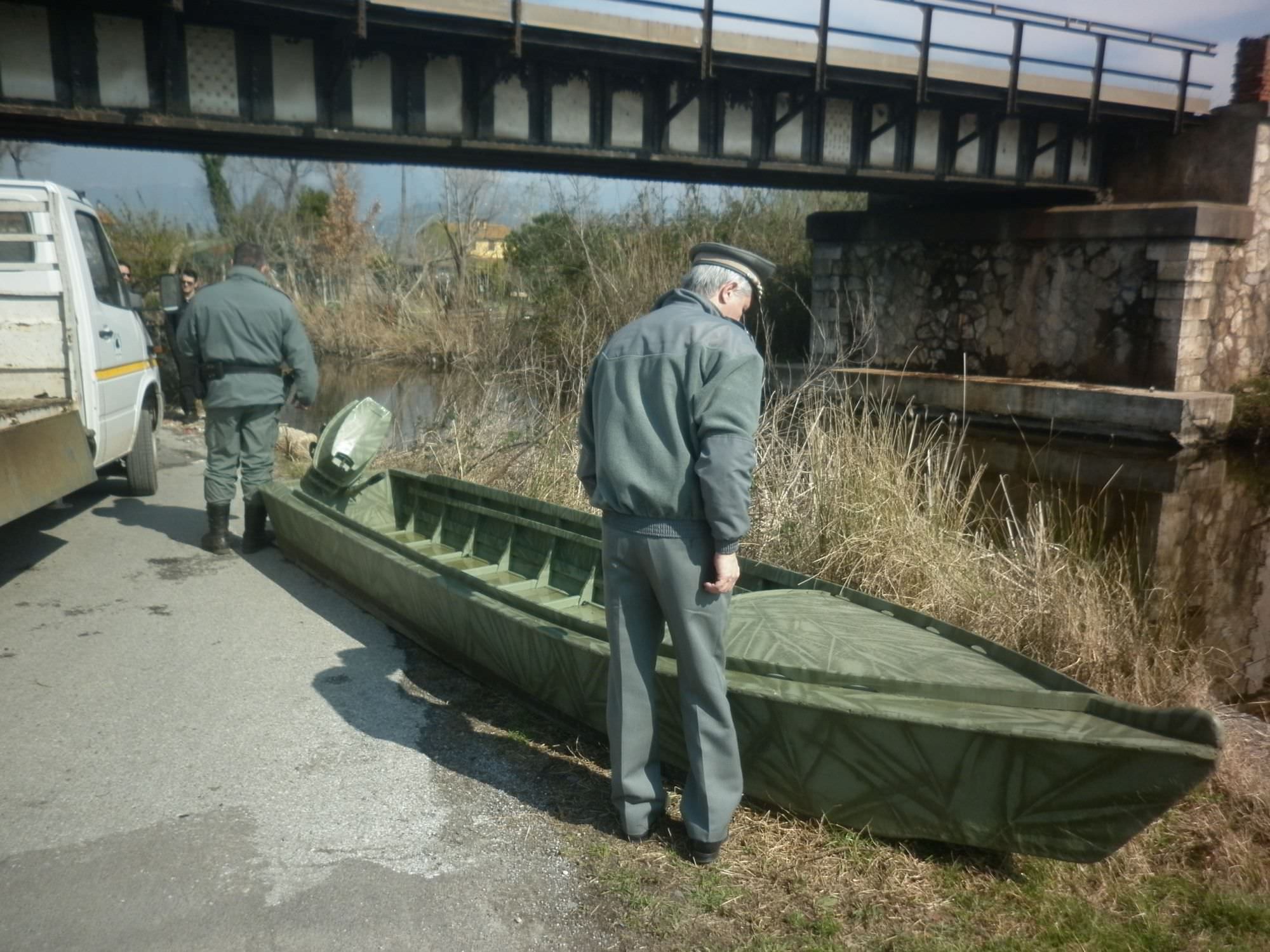 Operazione antibraccionaccio sul Lago di Massaciuccoli, denunciati in due