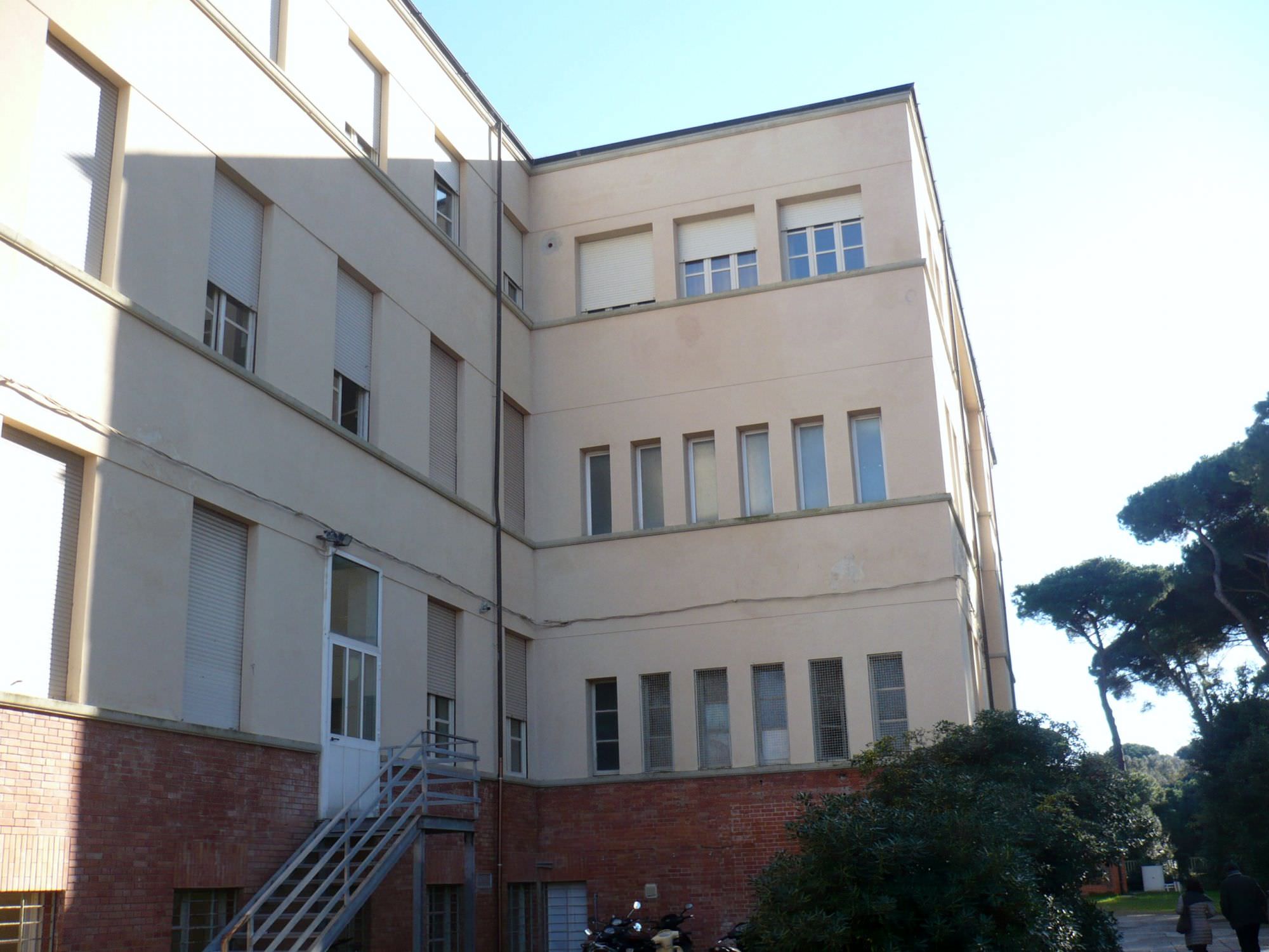 Lavori all’ex collegio Colombo. “Intervenga la Provincia”