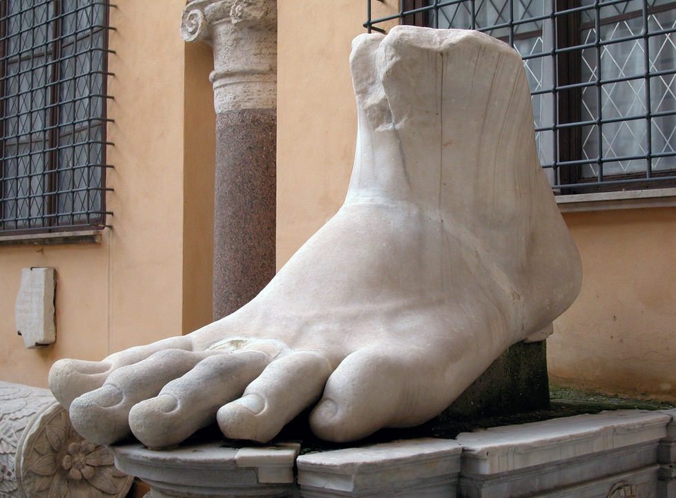 Piedi grandi, sesso abbondante: verità o leggenda? Da Uomo a uomo