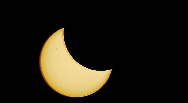 Eclissi di sole, le foto dei lettori