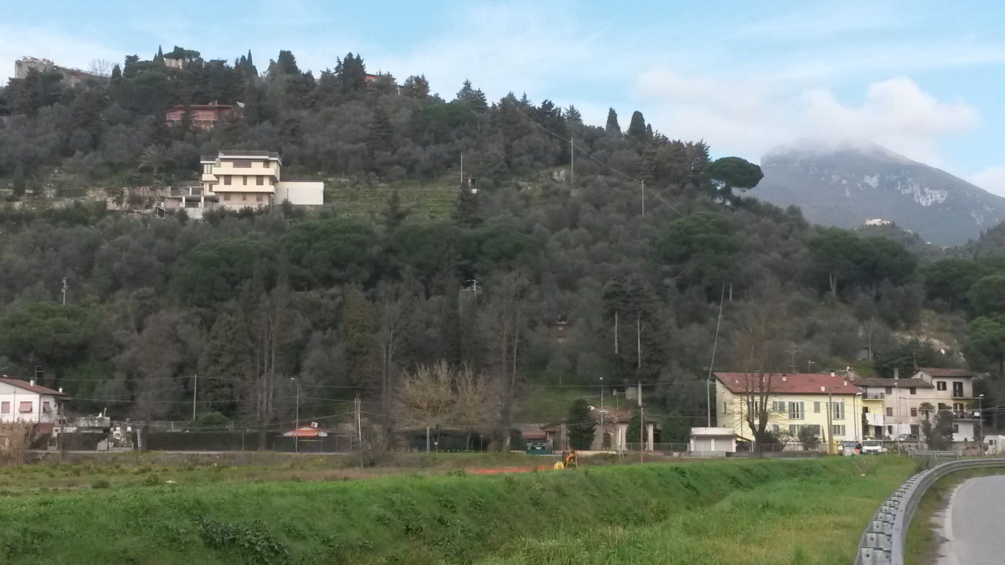 “Una nuova antenna di telefonia a Capezzano”