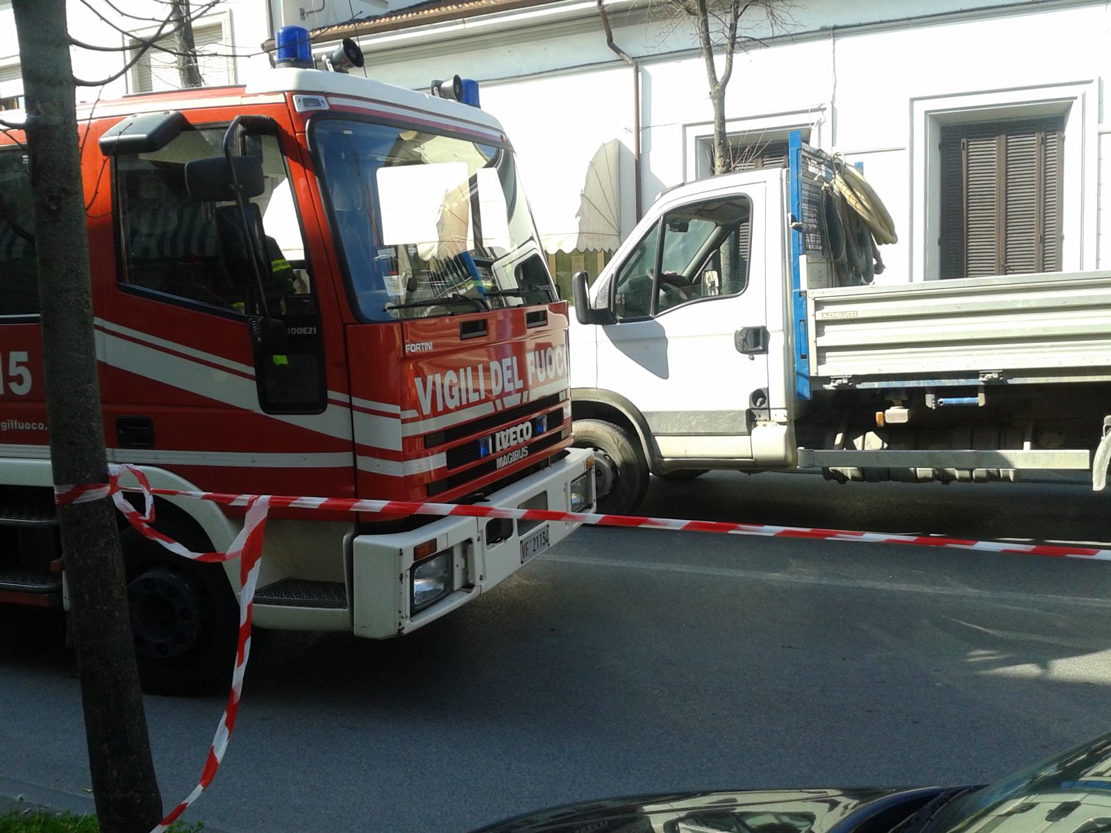 Chiuso al traffico Viale Marconi a Torre del Lago per una perdita di gas