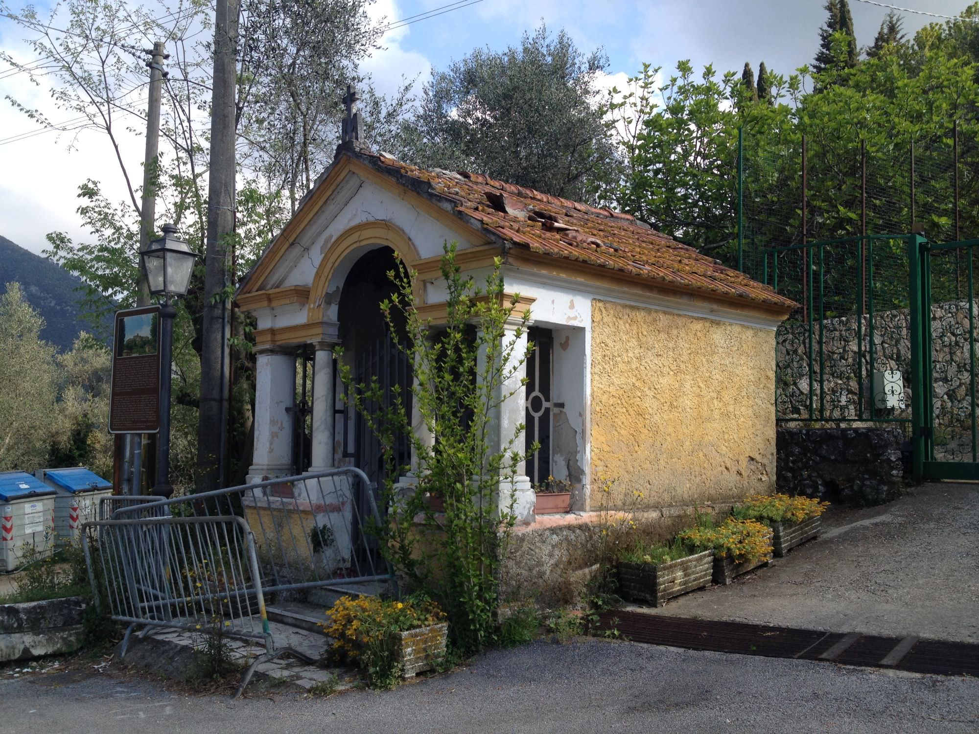 A Monteggiori si ripara la chiesina, poi partirà la metanizzazione