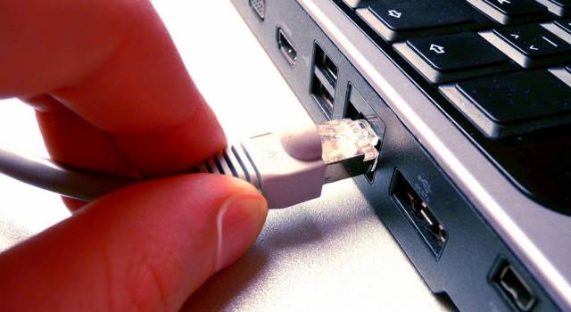 Internet, fibra ottica entro ottobre a Camaiore, Massarosa e Stazzema