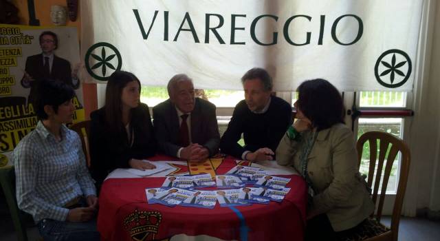 Maroni e Salvini a Viareggio per lanciare la volata al candidato sindaco Baldini