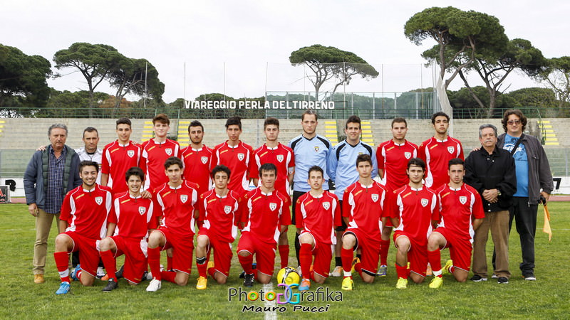 Bel pari della Juniores del Viareggio a Vado Ligure