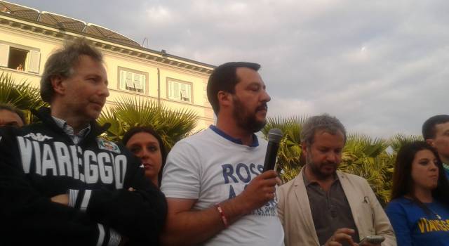 Botte all&#8217;auto di Salvini