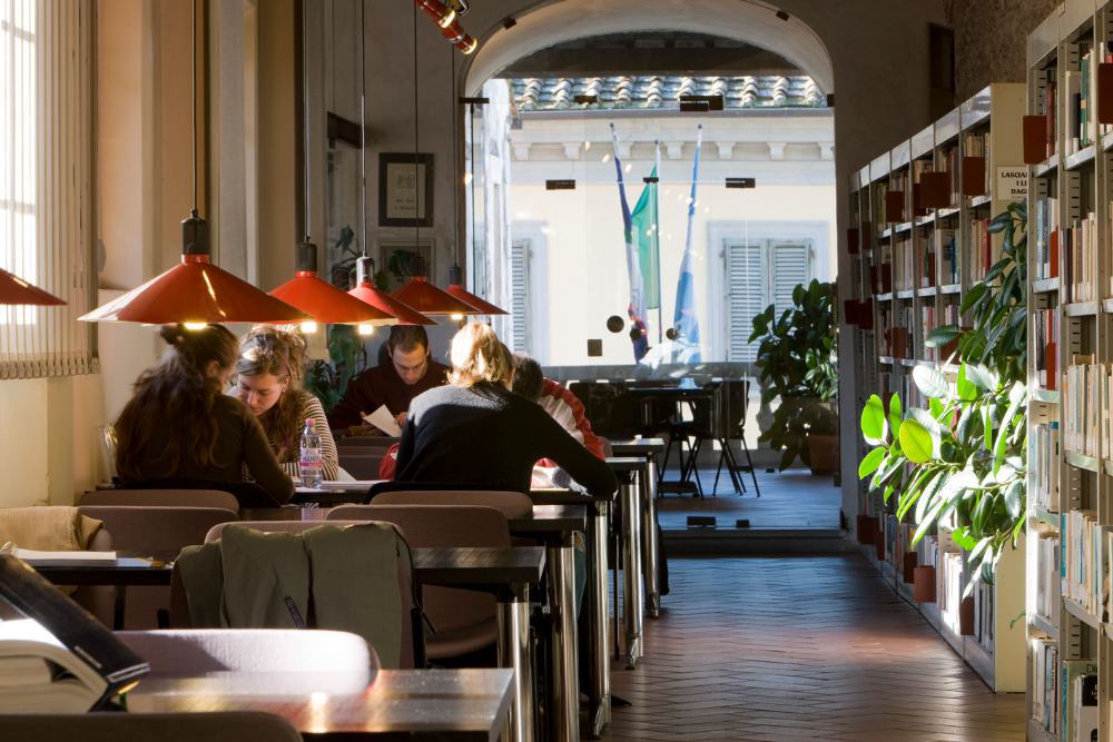 Elezioni Pietrasanta. Mallegni: “Biblioteca fredda d’inverno, chiusa d’estate e senza wi-fi”