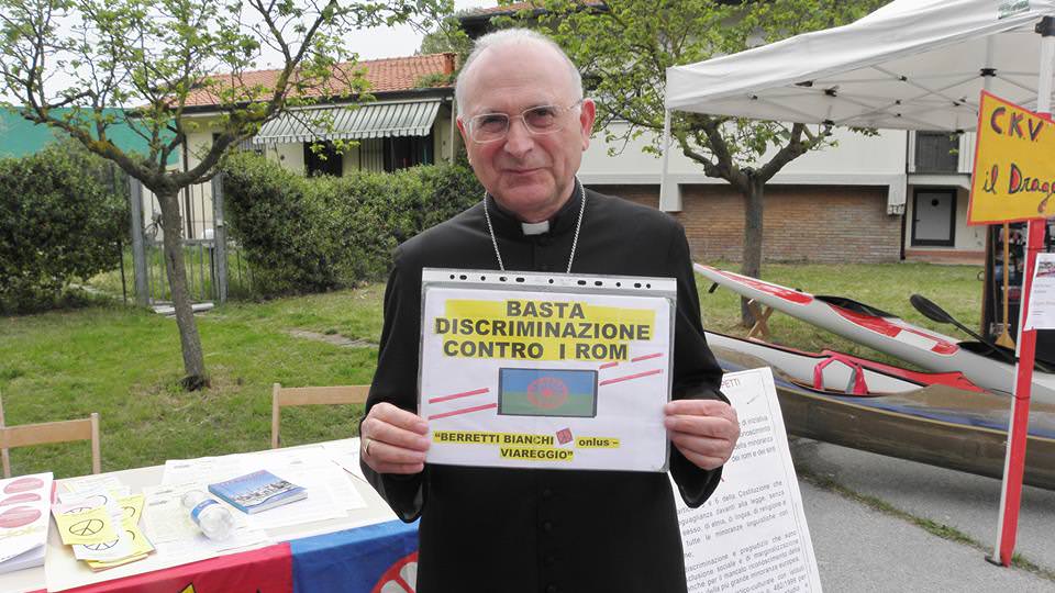 L’arcivescovo Castellani: “Basta discriminazione contro i rom”
