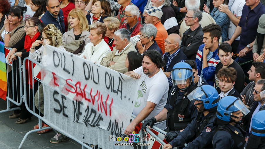 “Non ho lanciato io le uova contro Salvini, querelerò il candidato Claudio Borghi”