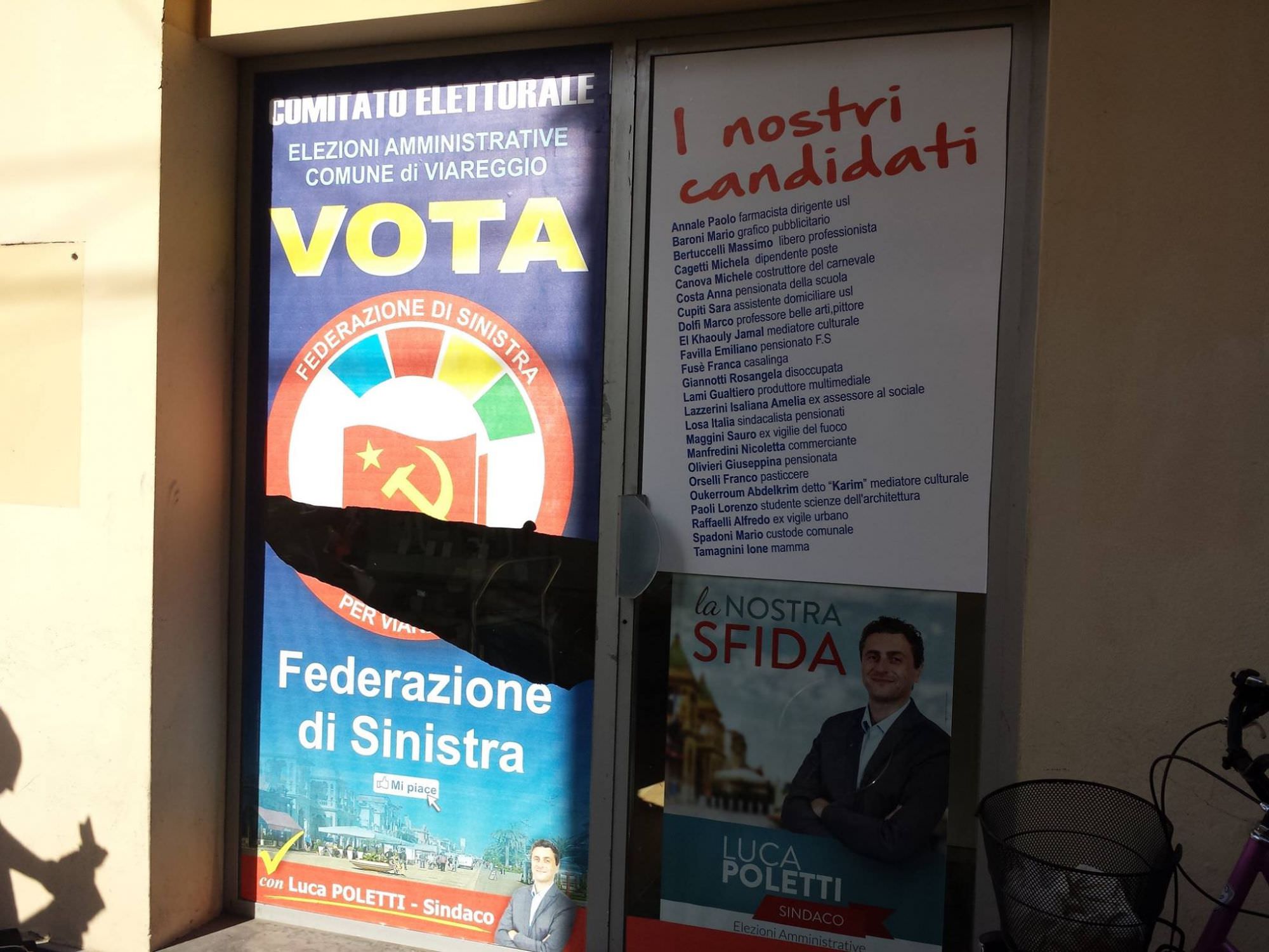 Viareggio, vandalismo contro la sede di Federazione della Sinistra