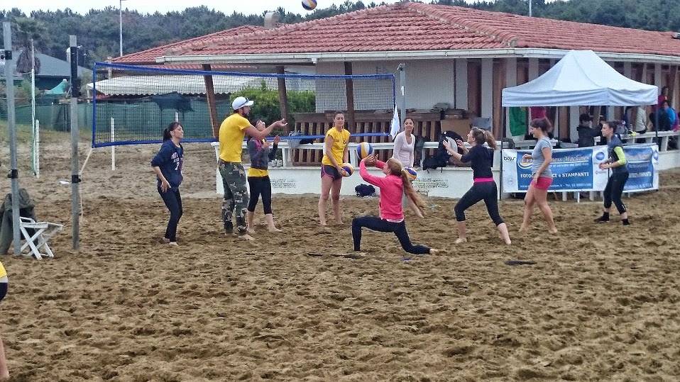 140 partecipanti al Camp di volley a Torre del Lago