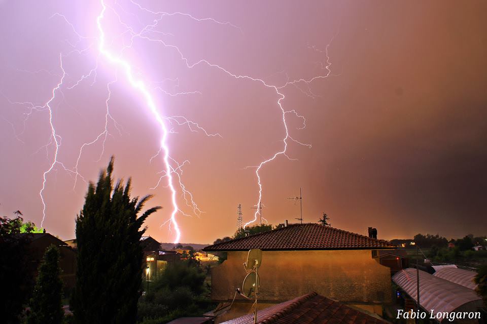Le foto del temporale in Versilia