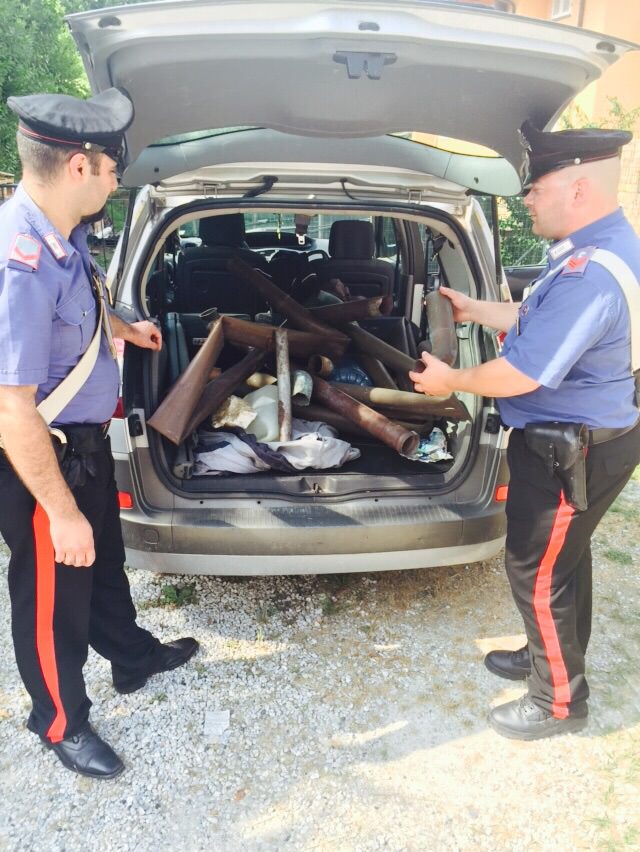 Rubano rame al cimitero di Corsanico. Arrestati due uomini