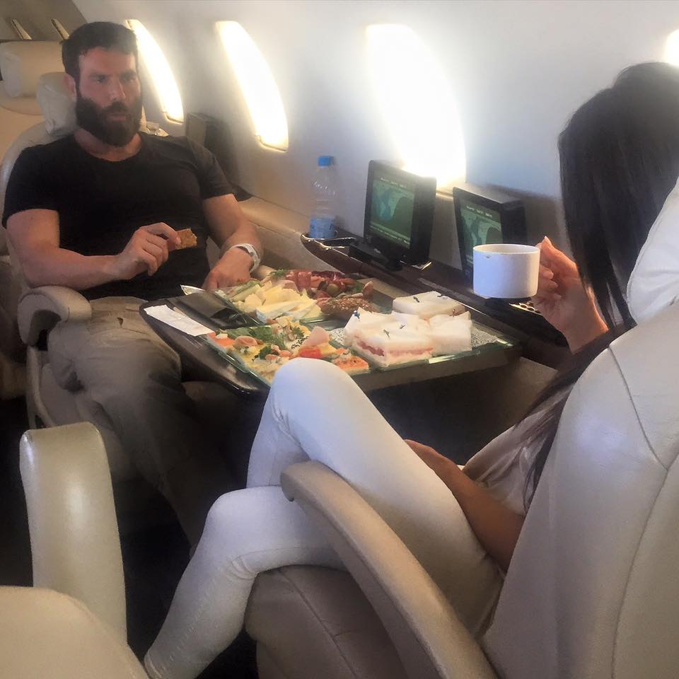 Dan Bilzerian sui social: “Sono diretto a Viareggio”