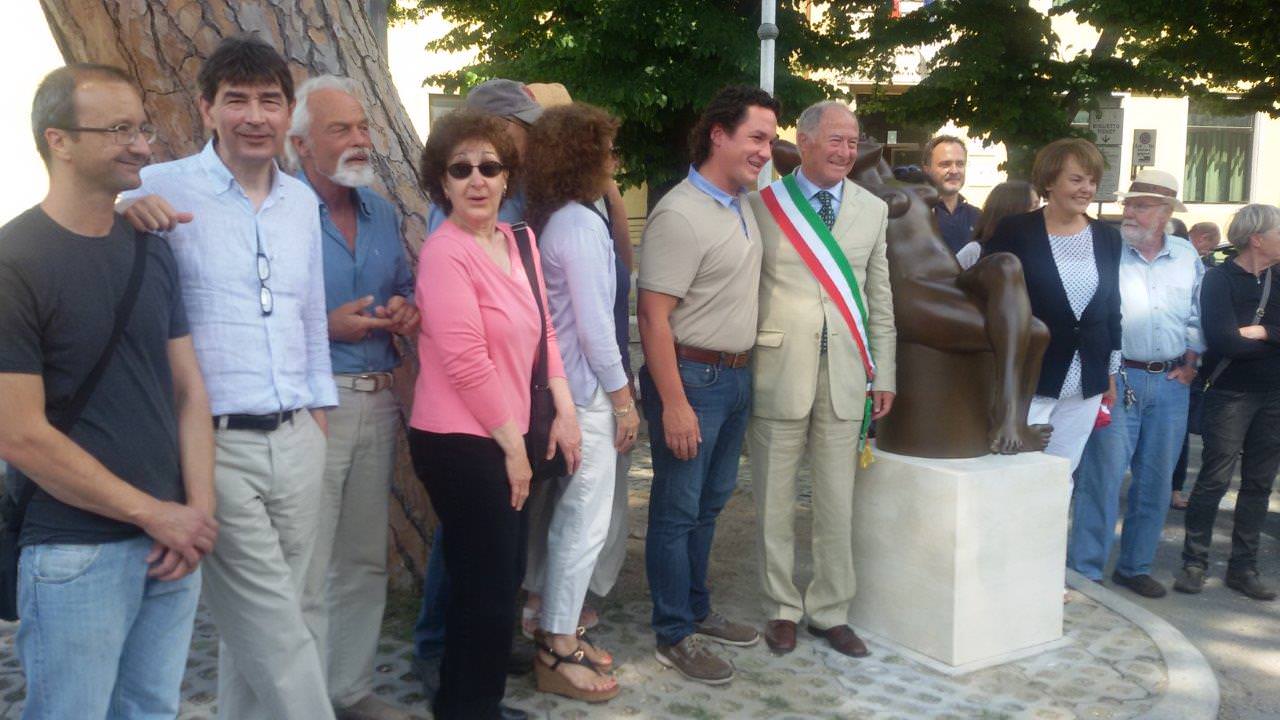 Incontro di artisti all’inaugurazione della statua-omaggio di Maria Gamundi