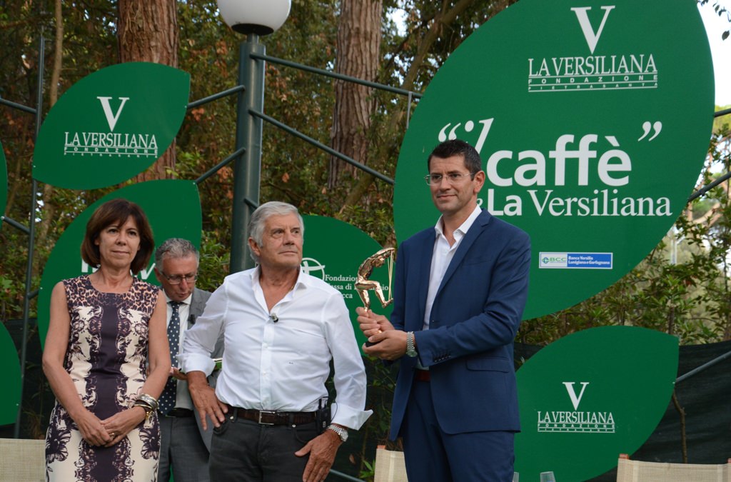 Giacomo Agostini premiato alla Versiliana