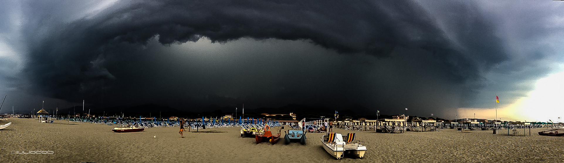 Prolungata l’allerta meteo regionale; ancora vento, pioggia e mareggiate