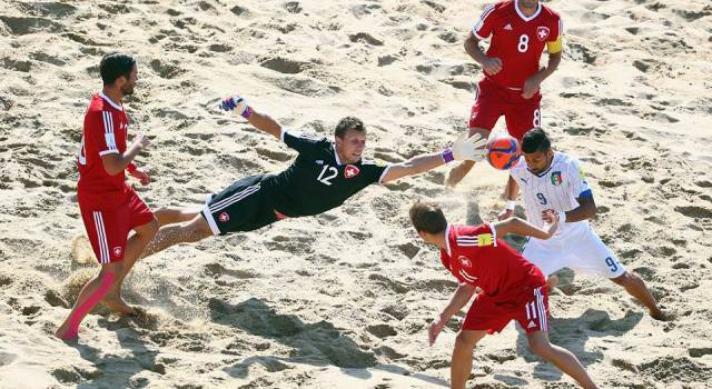 Mondiali di beach soccer, l&#8217;Italia fa il pieno anche con la Svizzera. C&#8217;è il Giappone ai quarti