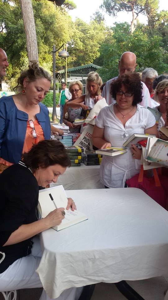 Quando lo scrittore dialoga con il suo pubblico. Successo per “La felicità di scrivere”