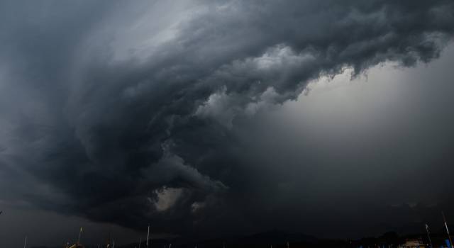 Maltempo, martedì piogge e temporali in Versilia