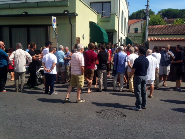 Folla e commozione alla Croce Verde per l’ultimo saluto a Gianni Merlini