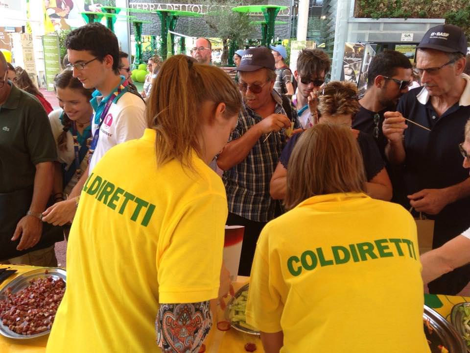 #LaToscananonsiferna: un fiore tricolore per sconfiggere la paura Coronavirus. Parte da Viareggio la campagna di Coldiretti