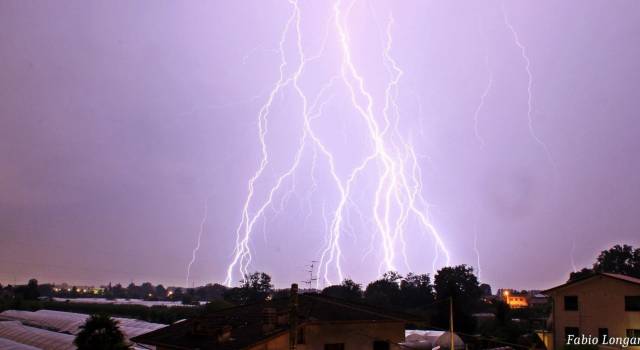 Tempesta di fulmini in Versilia (le foto)