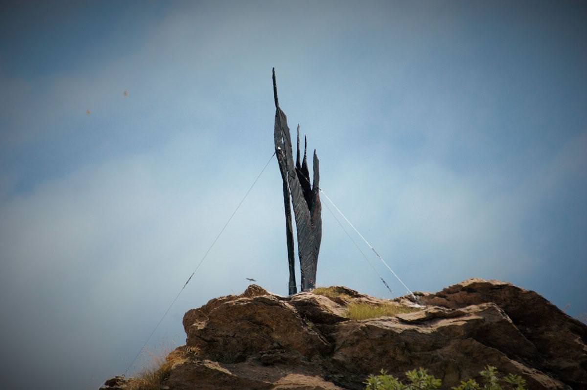 Una scultura al Passo dell’Alpino. La nuova impresa artistica di Stefano Pierotti