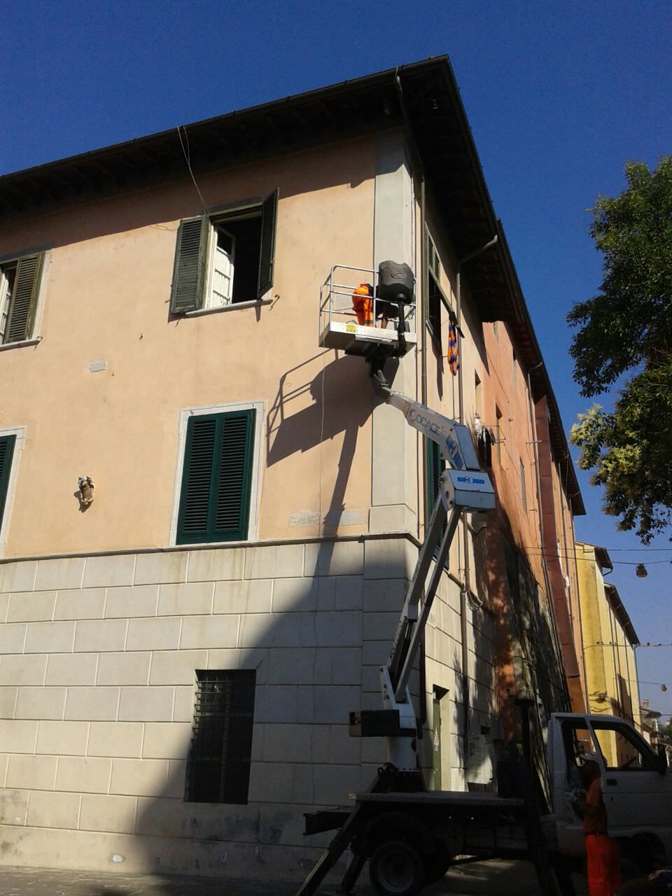 Pietrasanta riaccende la webcam sul mondo